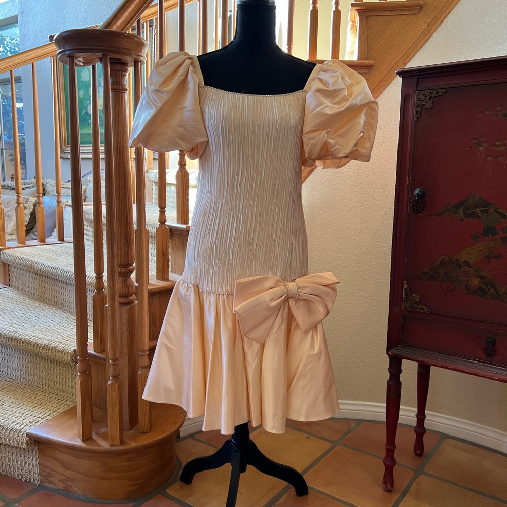 Vintage 80’s Cattiva Maya Jornot Light Pink Peach Size 4 Dress With Puffy Sleeve